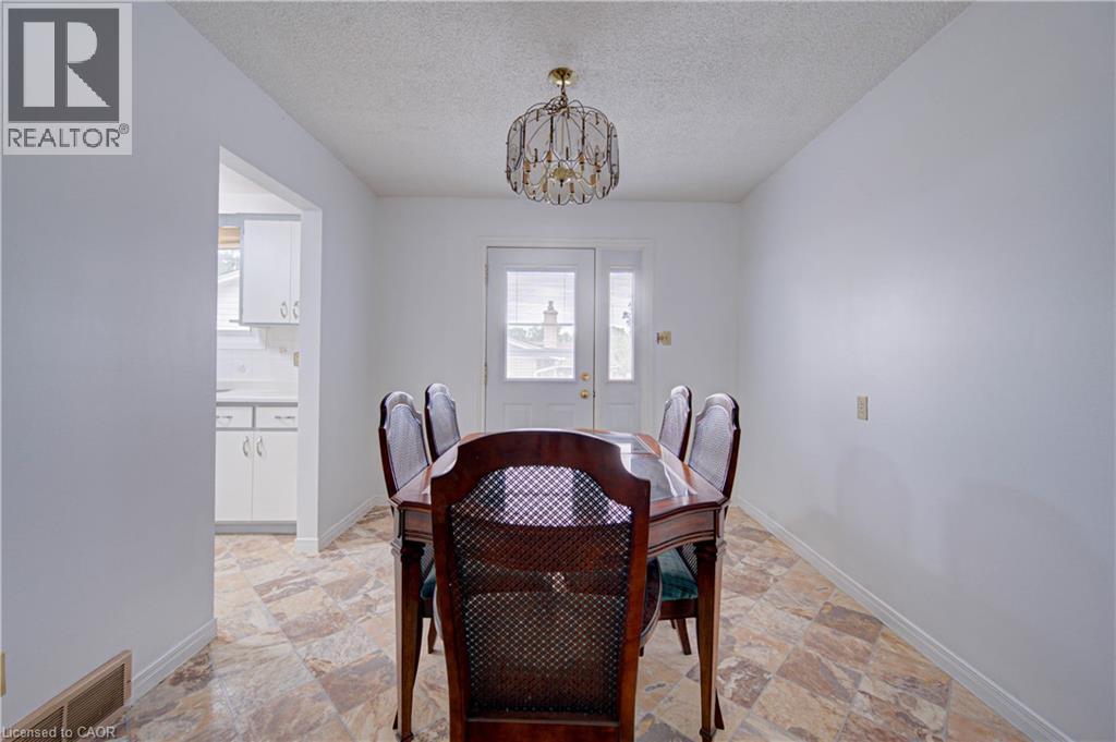 602 Highpoint Avenue, Waterloo, Ontario  N2L 4N1 - Photo 9 - 40864527