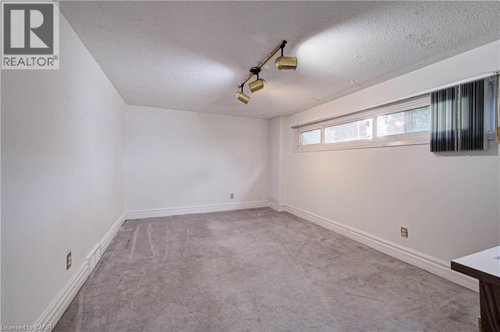 602 Highpoint Avenue, Waterloo, Ontario  N2L 4N1 - Photo 19 - 40864527