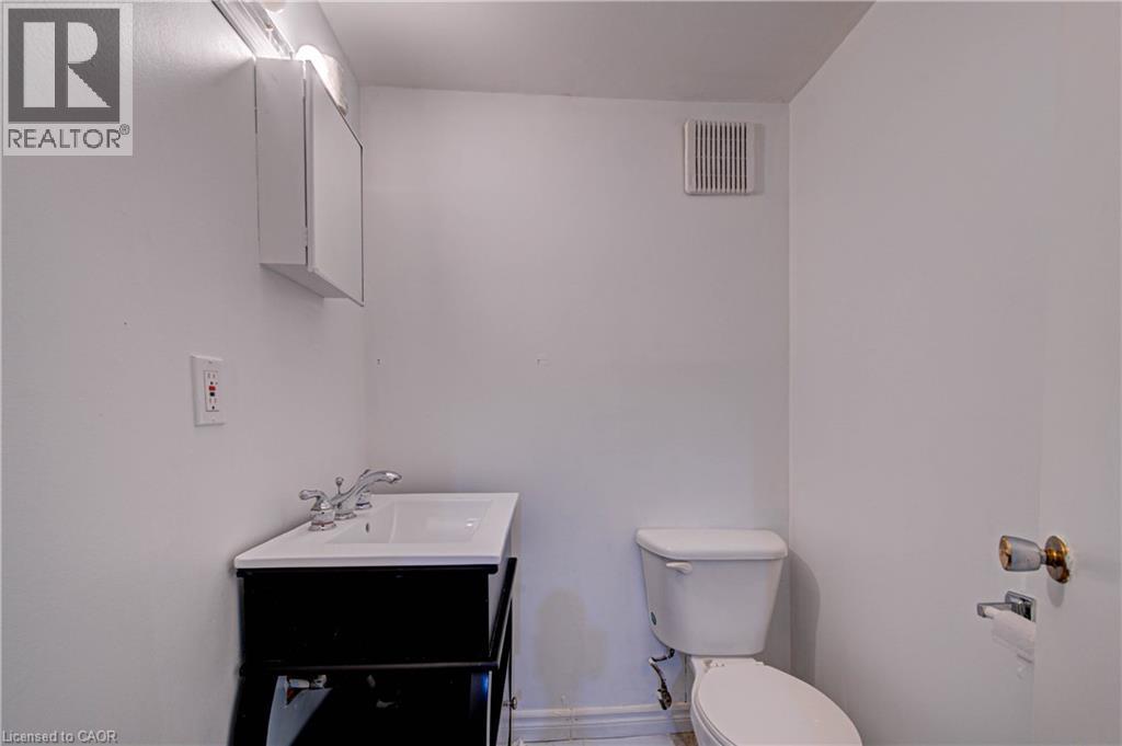 602 Highpoint Avenue, Waterloo, Ontario  N2L 4N1 - Photo 23 - 40864527