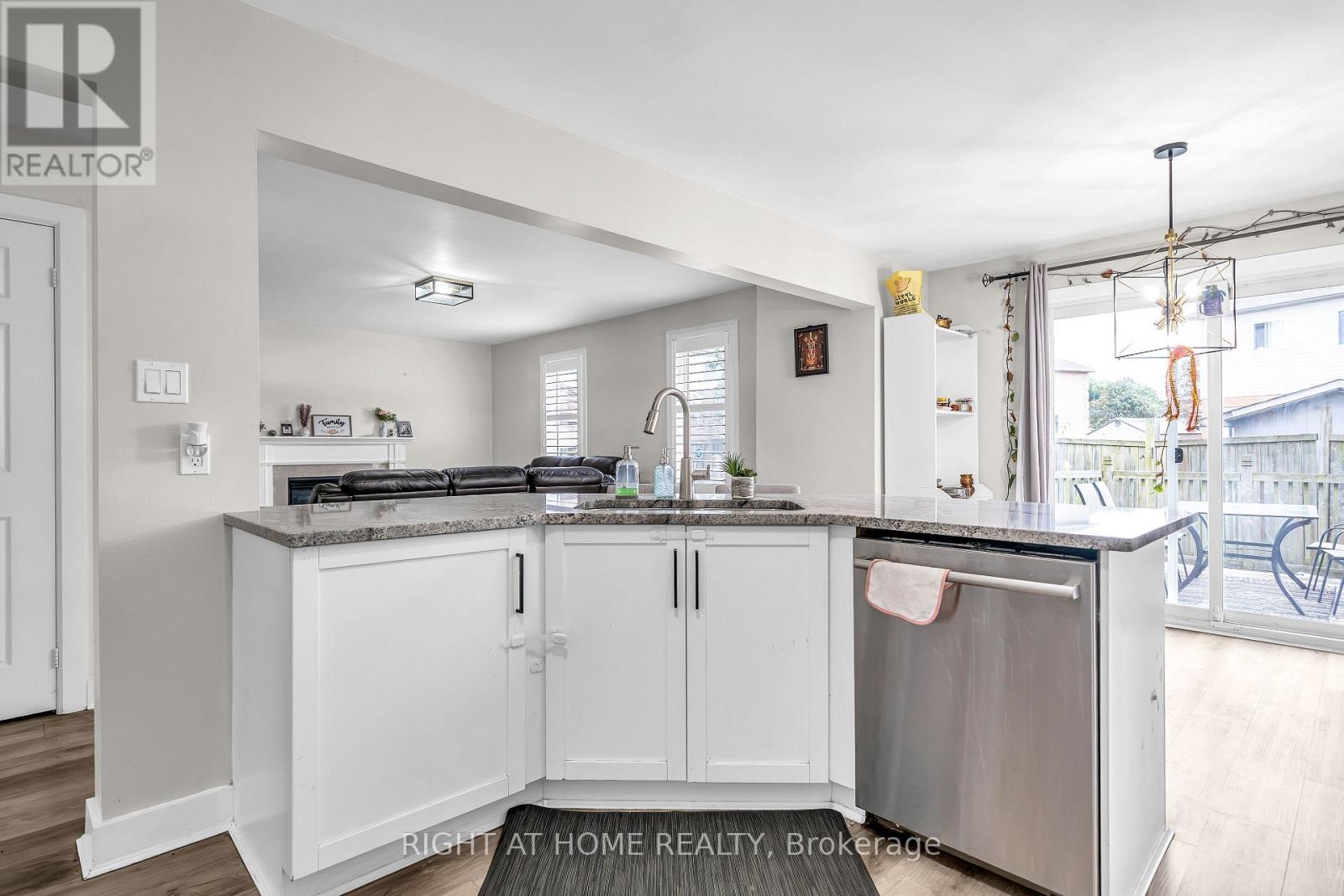 635 Longworth Avenue, Clarington, Ontario  L1C 5B8 - Photo 10 - E13800966