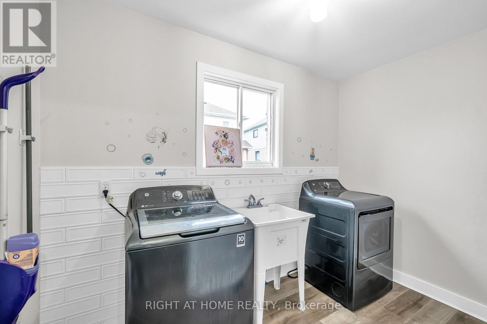 635 Longworth Avenue, Clarington, Ontario  L1C 5B8 - Photo 16 - E13800966