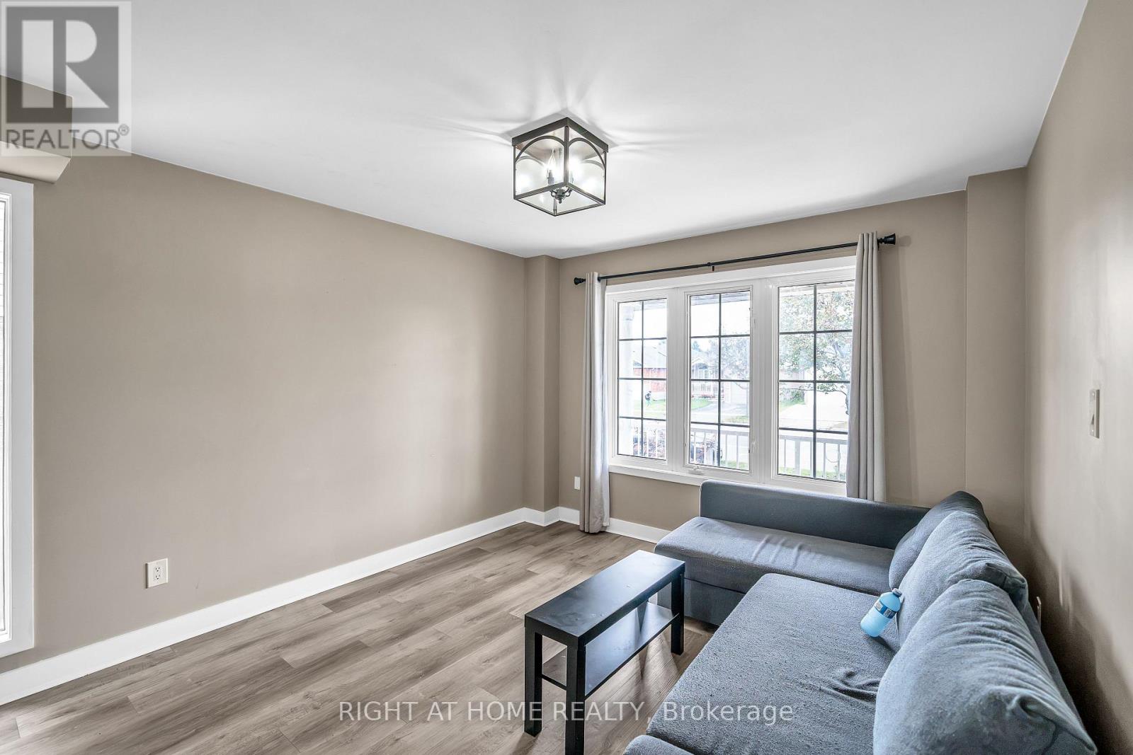 635 Longworth Avenue, Clarington, Ontario  L1C 5B8 - Photo 5 - E13800966