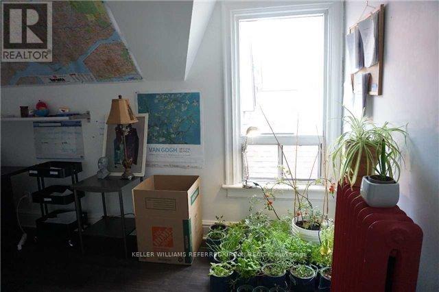 Upper - 591 Jane Street, Toronto, Ontario  M6S 4A3 - Photo 10 - W13791806
