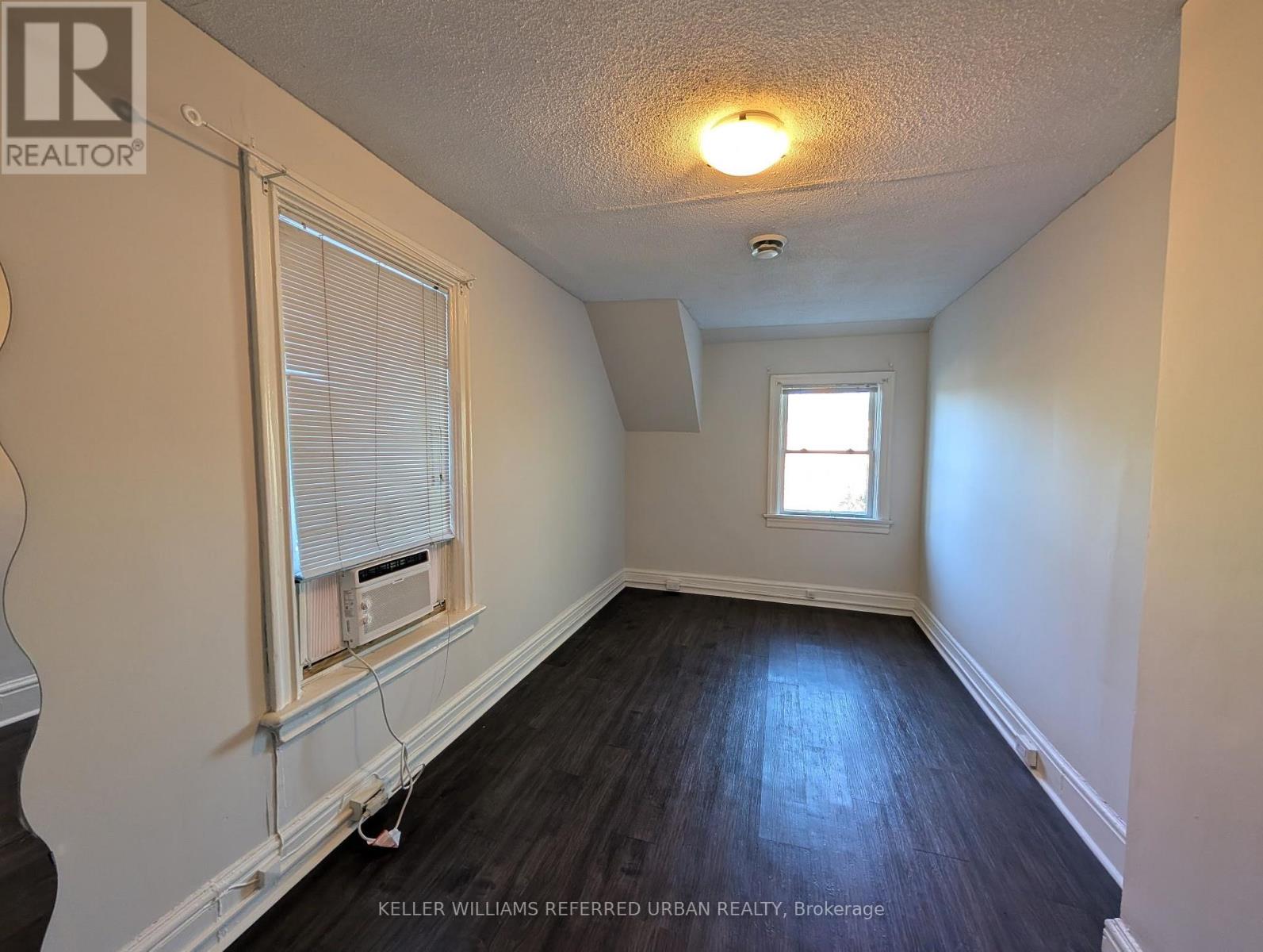 Upper - 591 Jane Street, Toronto, Ontario  M6S 4A3 - Photo 7 - W13791806
