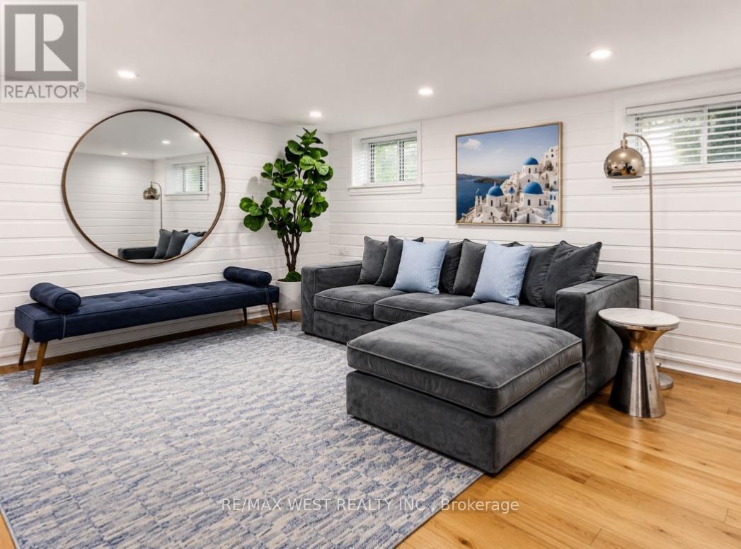 12 Brentwood Road S, Toronto, Ontario  M8Z 3N2 - Photo 15 - W13791282