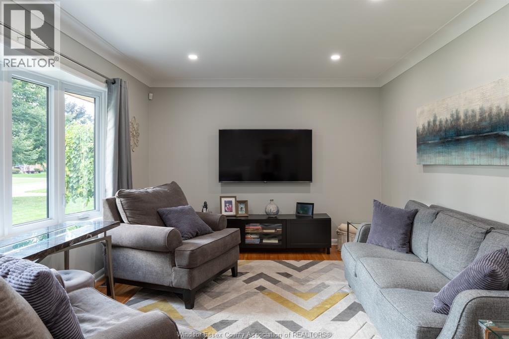 554 Bertha Avenue, Windsor, Ontario  N8P 1B7 - Photo 8 - 26022676