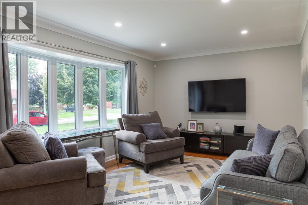 554 Bertha Avenue, Windsor, Ontario  N8P 1B7 - Photo 7 - 26022676