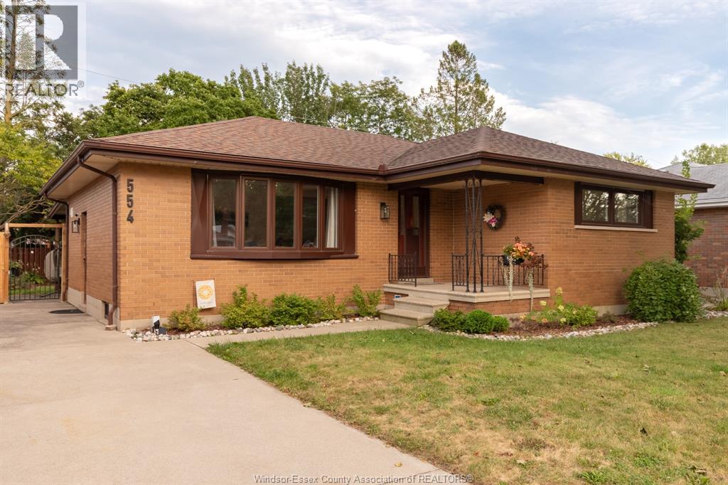 554 BERTHA AVENUE, Windsor, Ontario