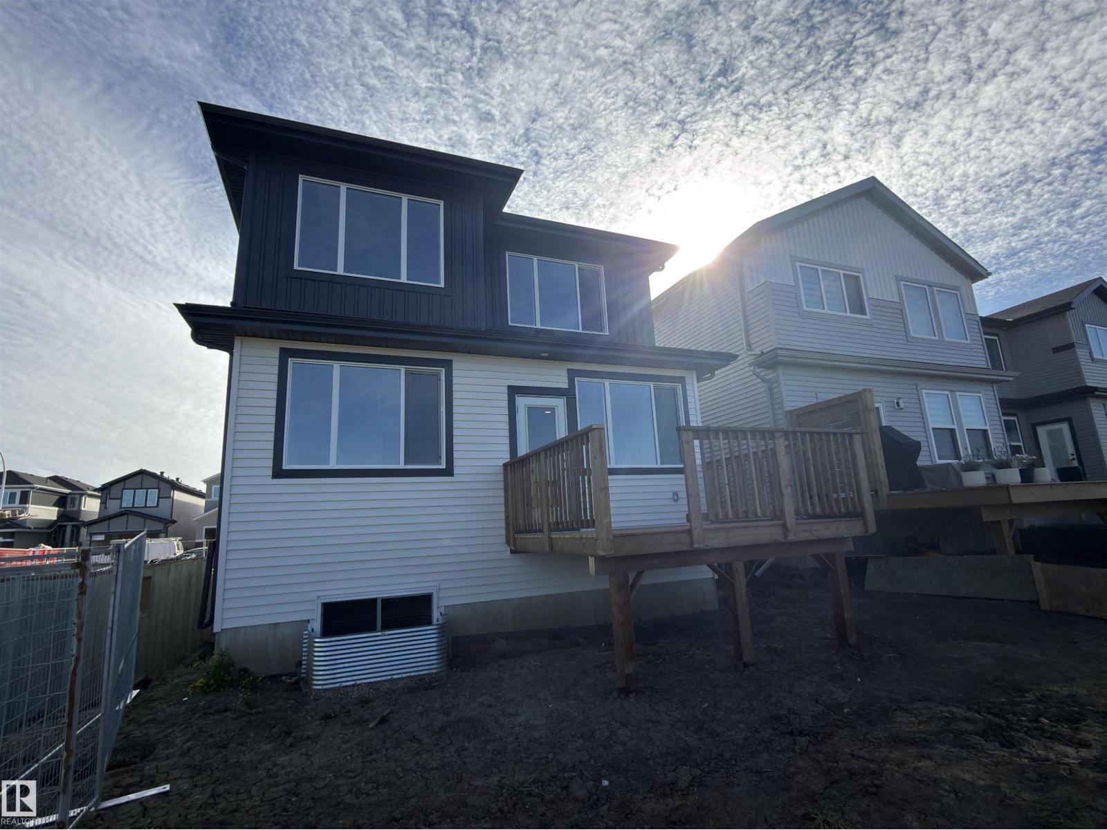 120 CALEDON CR
