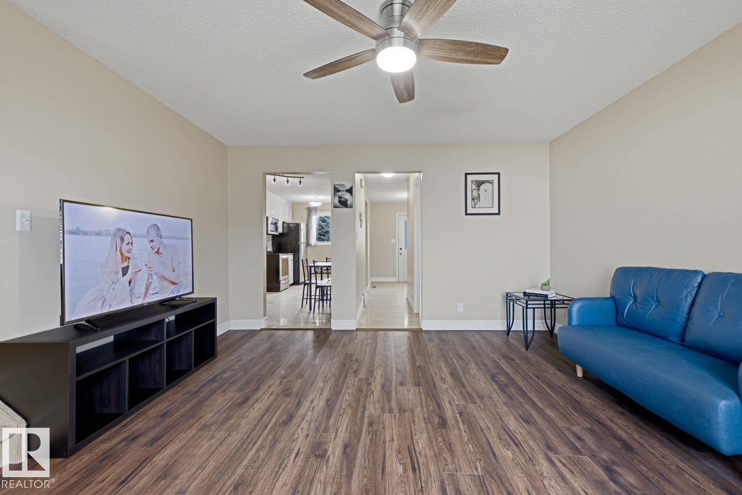 11317 22 Av NW, Edmonton, Alberta  T6J 4V8 - Photo 3 - E4509392