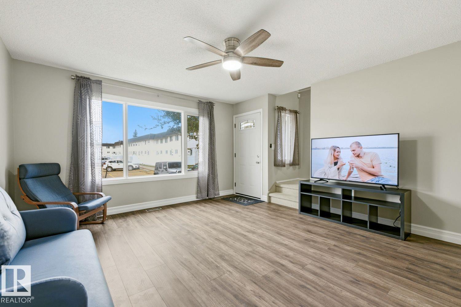 11317 22 Av NW, Edmonton, Alberta  T6J 4V8 - Photo 4 - E4509392