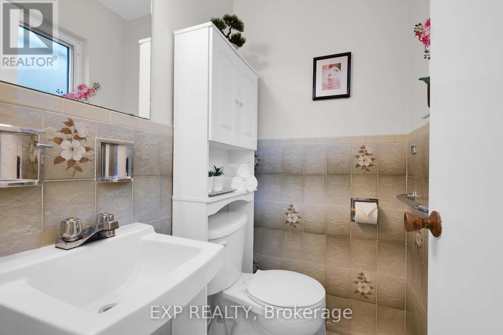 182 Derrydown Road, Toronto, Ontario  M3J 1R8 - Photo 18 - W13800590