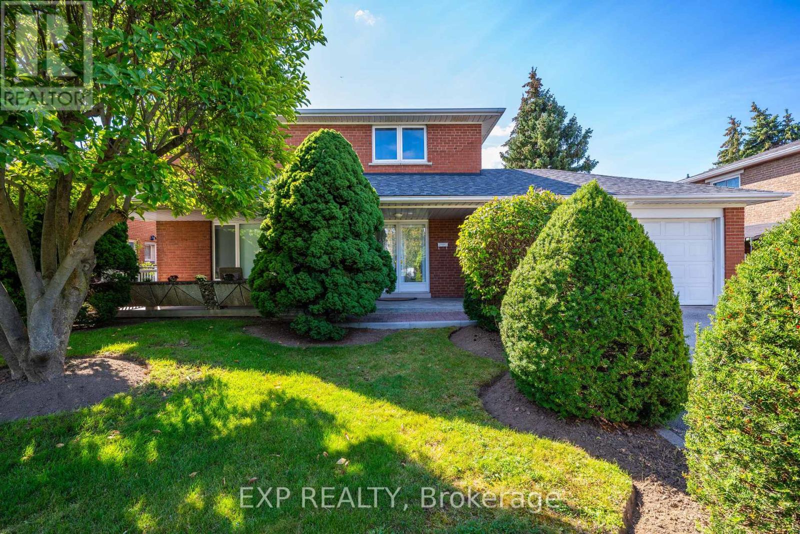 182 Derrydown Road, Toronto, Ontario  M3J 1R8 - Photo 3 - W13800590