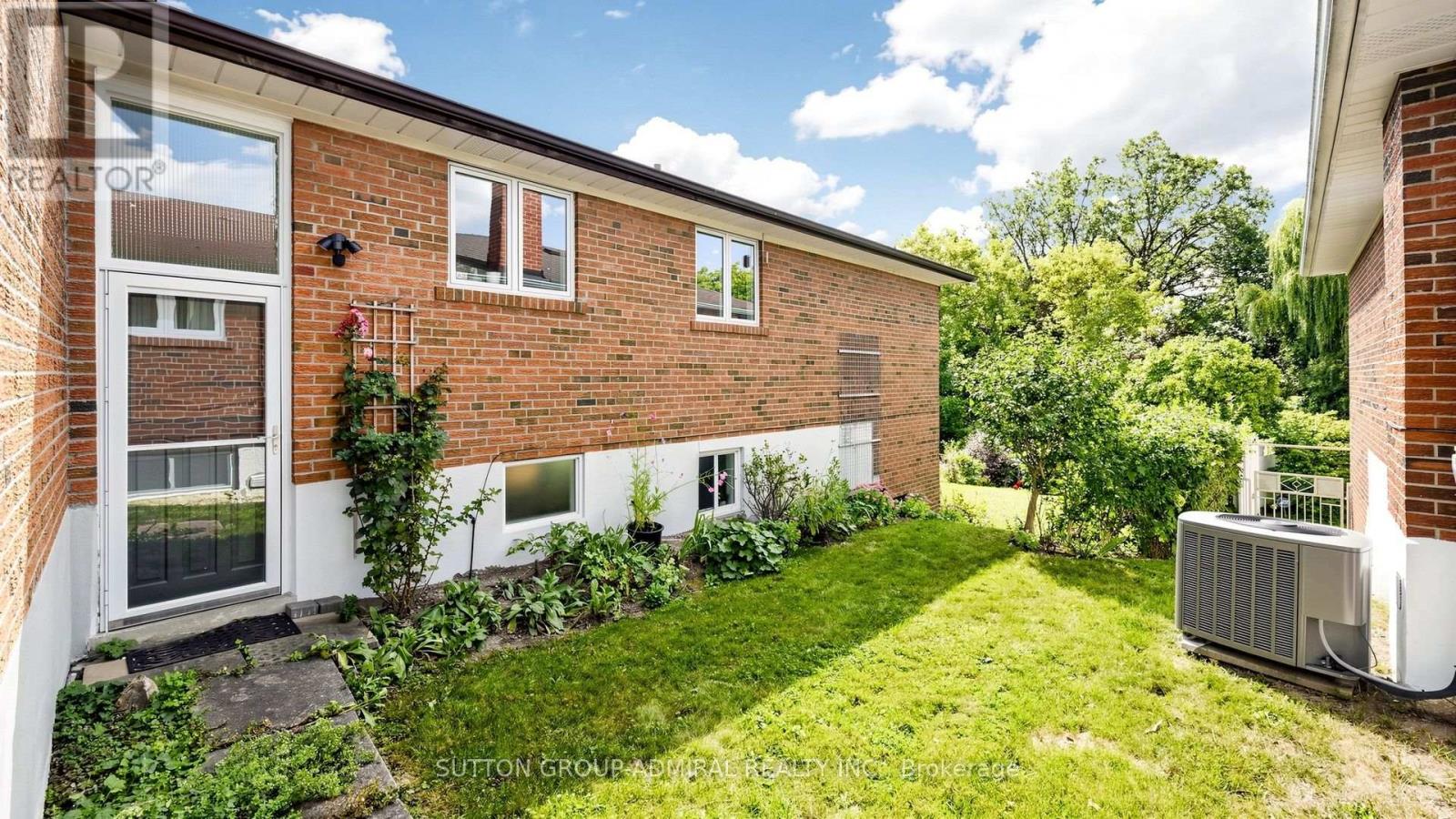 27 Warlingham Court, Toronto, Ontario  M9C 3K2 - Photo 37 - W13787032