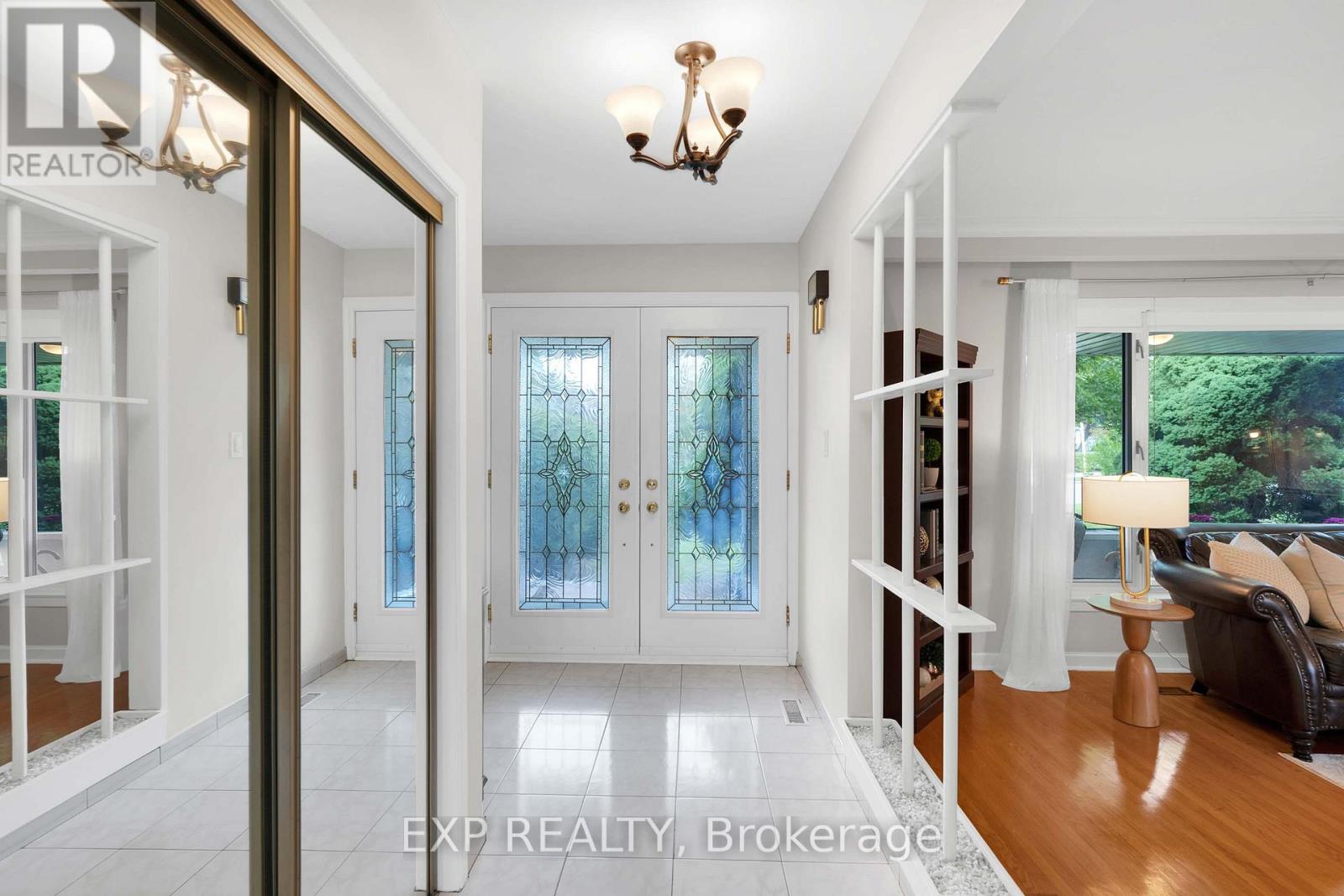 182 Derrydown Road, Toronto, Ontario  M3J 1R8 - Photo 8 - W13800590