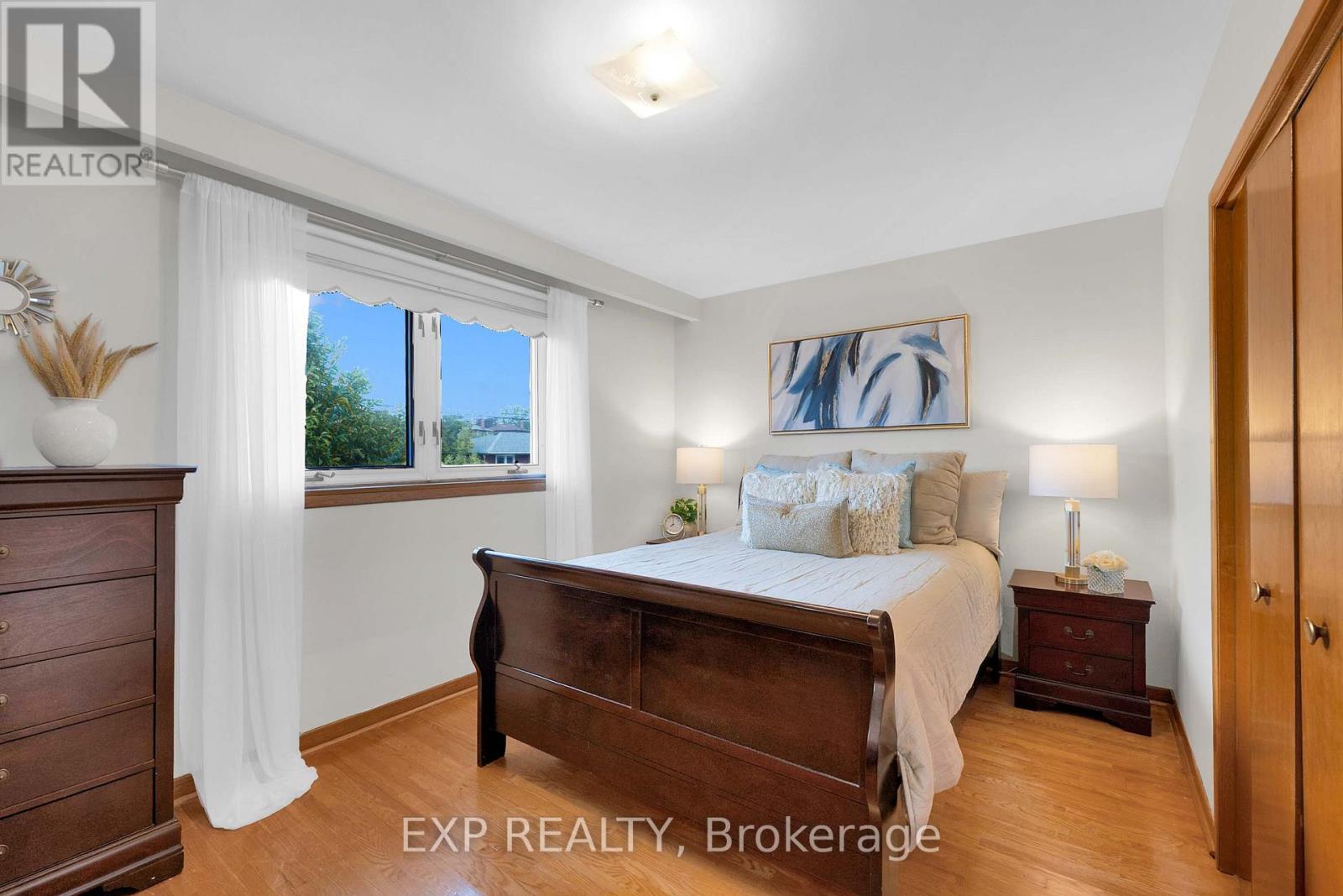 182 Derrydown Road, Toronto, Ontario  M3J 1R8 - Photo 21 - W13800590