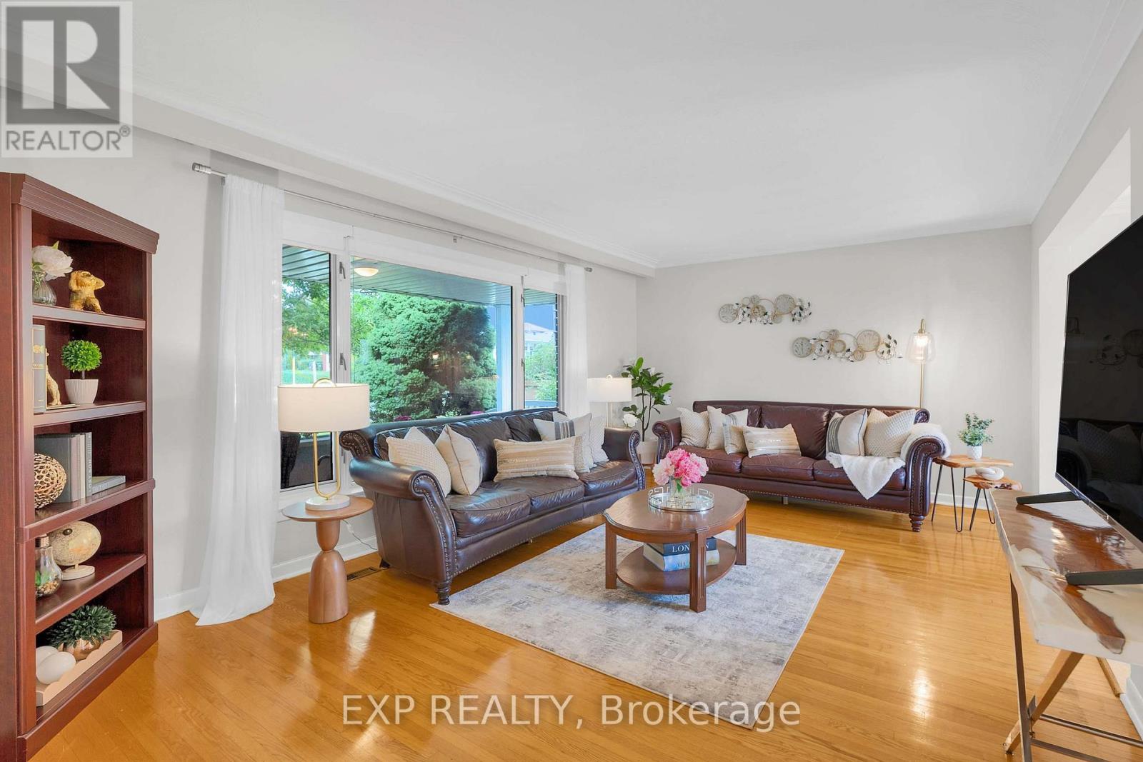 182 DERRYDOWN ROAD, Toronto, Ontario