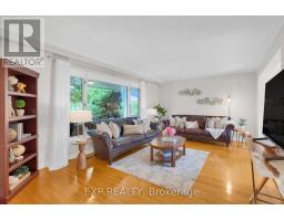 182 DERRYDOWN ROAD, Toronto, Ontario