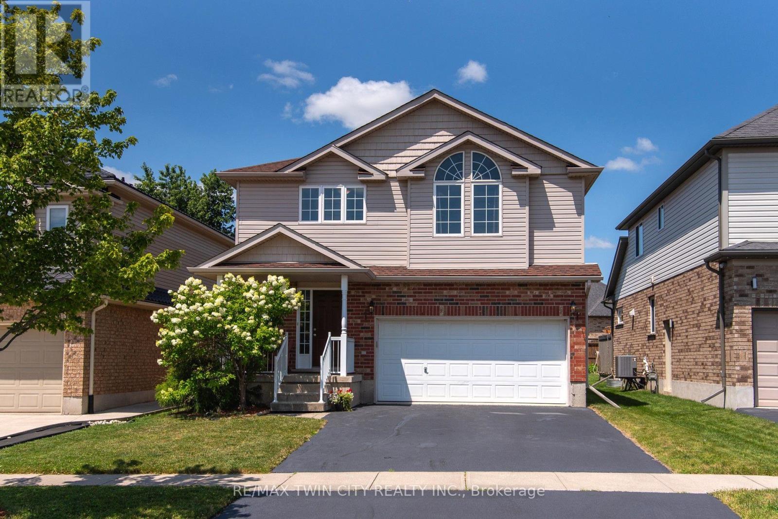 24 Joseph Lichti Lane, Wilmot, Ontario  N3A 4S3 - Photo 2 - X13643384