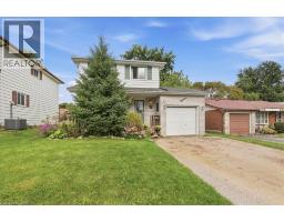 18 FOREST GLEN Court, Kitchener, Ontario