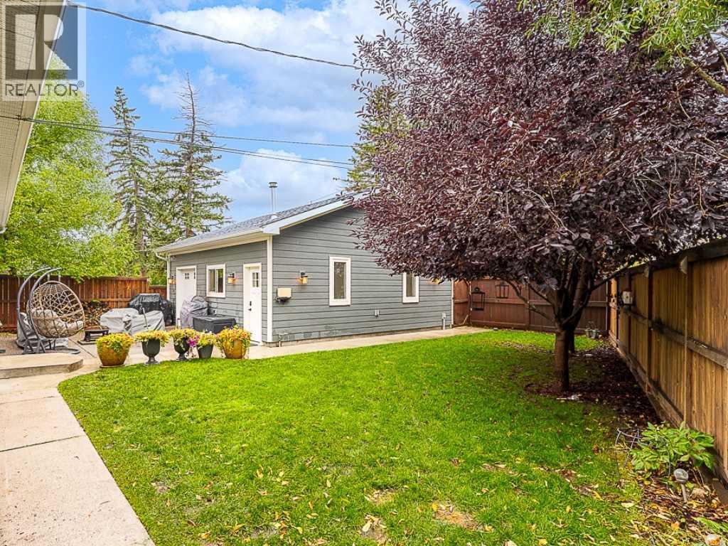 44 Winchester Crescent Sw, Calgary, Alberta  T3C 2T8 - Photo 5 - A2345260