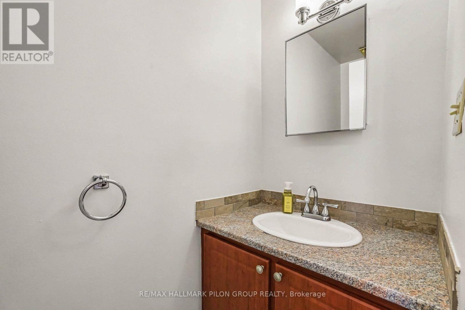 420 Cloverheath Crescent, Ottawa, Ontario  K1E 2R8 - Photo 11 - X13803308