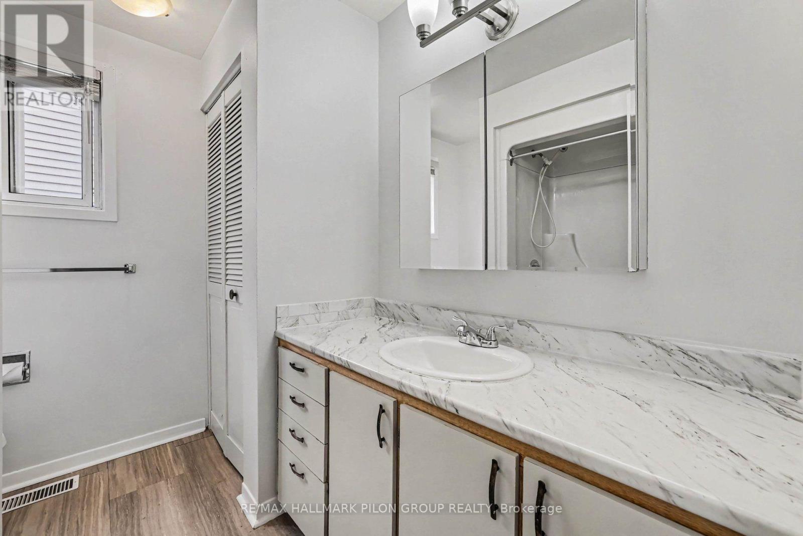420 Cloverheath Crescent, Ottawa, Ontario  K1E 2R8 - Photo 15 - X13803308