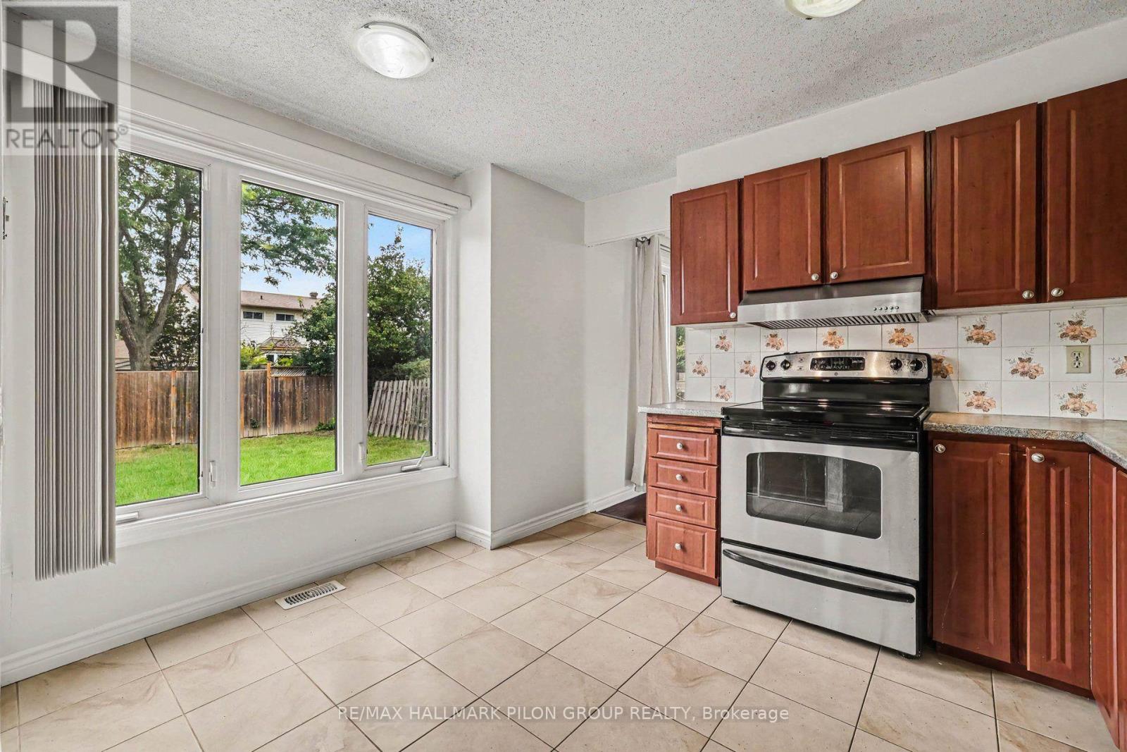420 Cloverheath Crescent, Ottawa, Ontario  K1E 2R8 - Photo 8 - X13803308