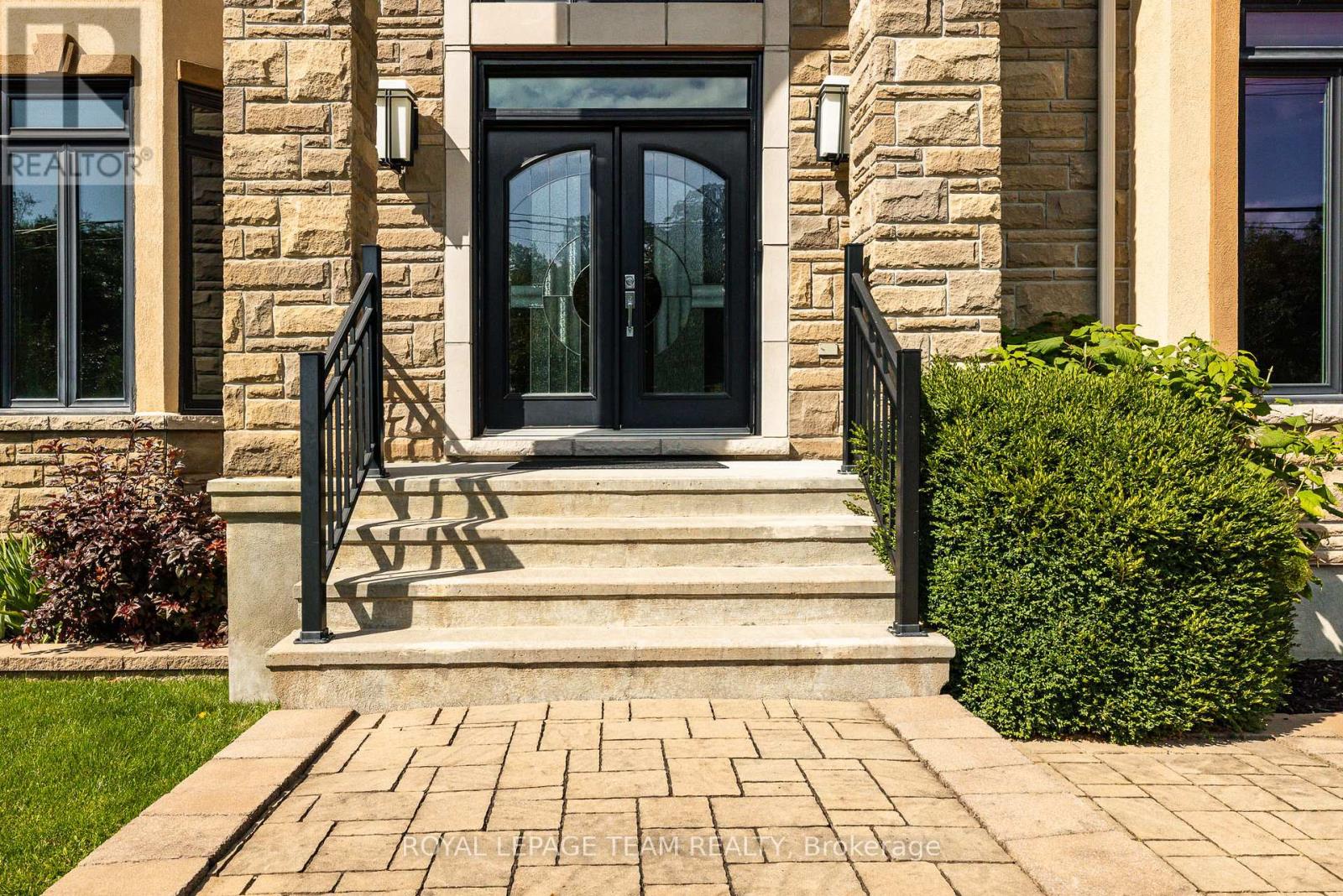 1419 Balmoral Drive, Ottawa, Ontario  K1V 1E2 - Photo 2 - X13803330