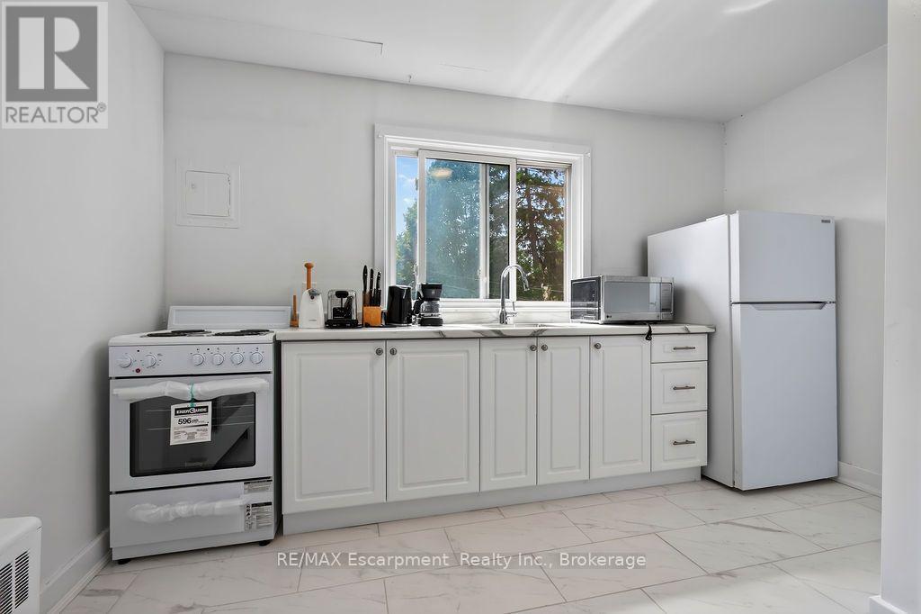 4 - 425 Burlington Avenue, Burlington, Ontario  L7S 1R3 - Photo 10 - W13803272