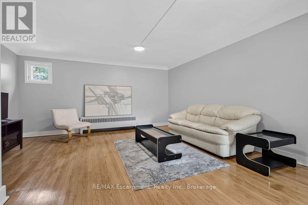 4 - 425 Burlington Avenue, Burlington, Ontario  L7S 1R3 - Photo 3 - W13803272