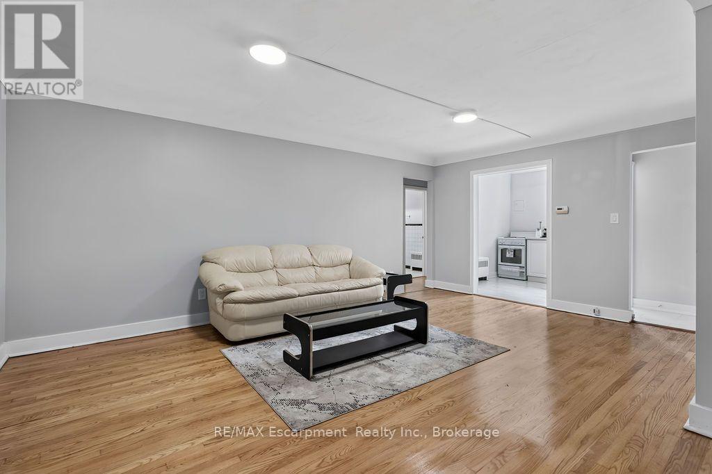 4 - 425 Burlington Avenue, Burlington, Ontario  L7S 1R3 - Photo 5 - W13803272