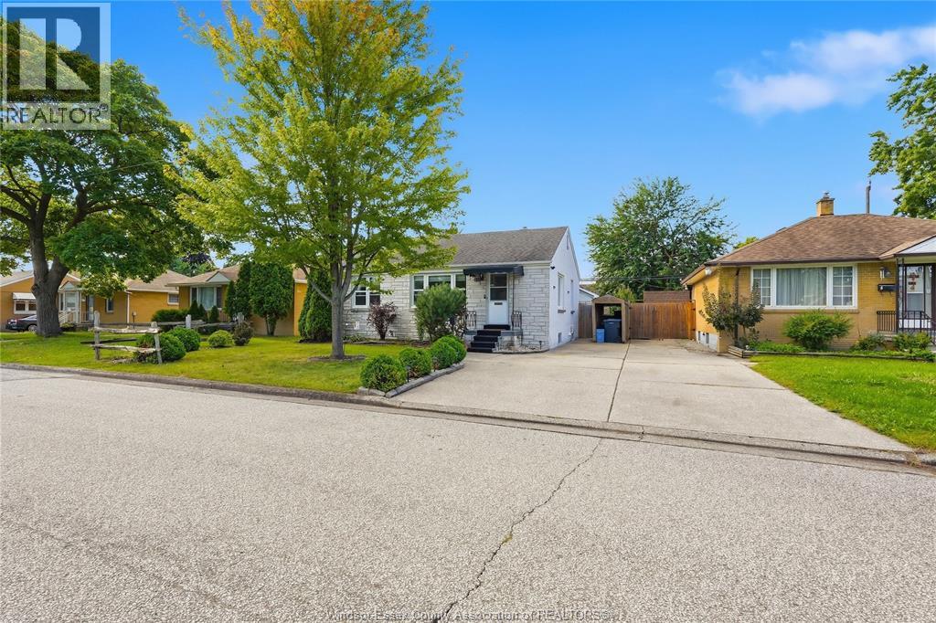 1449 Redwood Avenue, Windsor, Ontario  N9C 3P2 - Photo 3 - 26023027