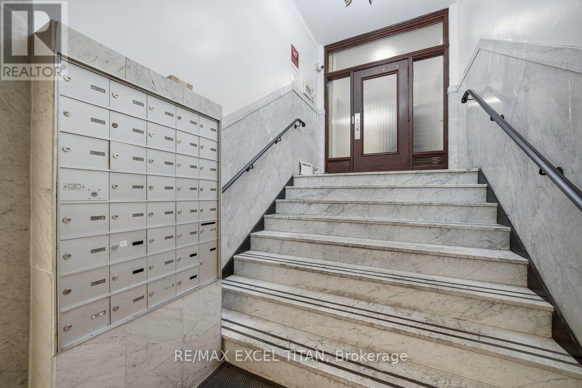 G1 - 414 Jarvis Street, Toronto, Ontario  M4Y 3C2 - Photo 3 - C13803378