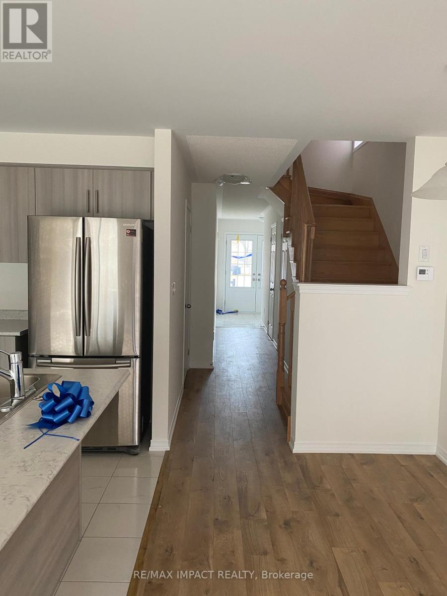 144 Ice Palace Crescent, Oshawa, Ontario  L1L 0G9 - Photo 4 - E13803246