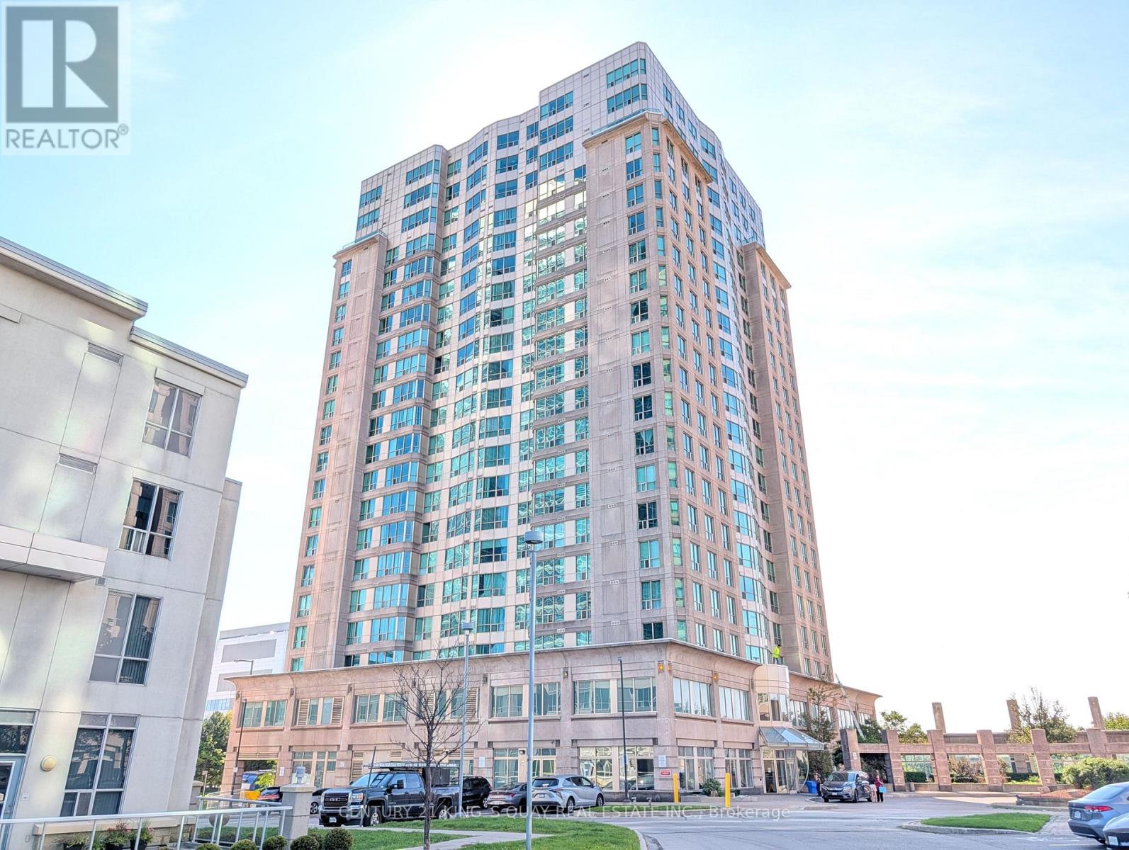 1701 - 8 LEE CENTRE DRIVE, Toronto, Ontario
