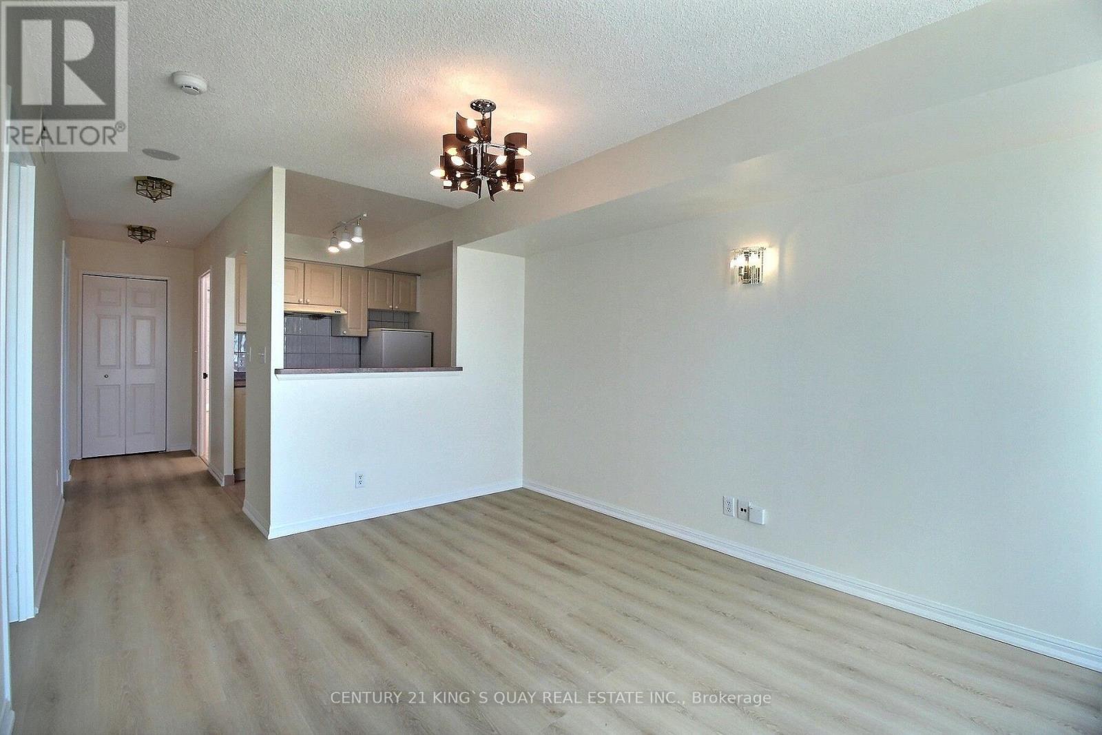 1701 - 8 Lee Centre Drive, Toronto, Ontario  M1H 3H8 - Photo 4 - E13803282