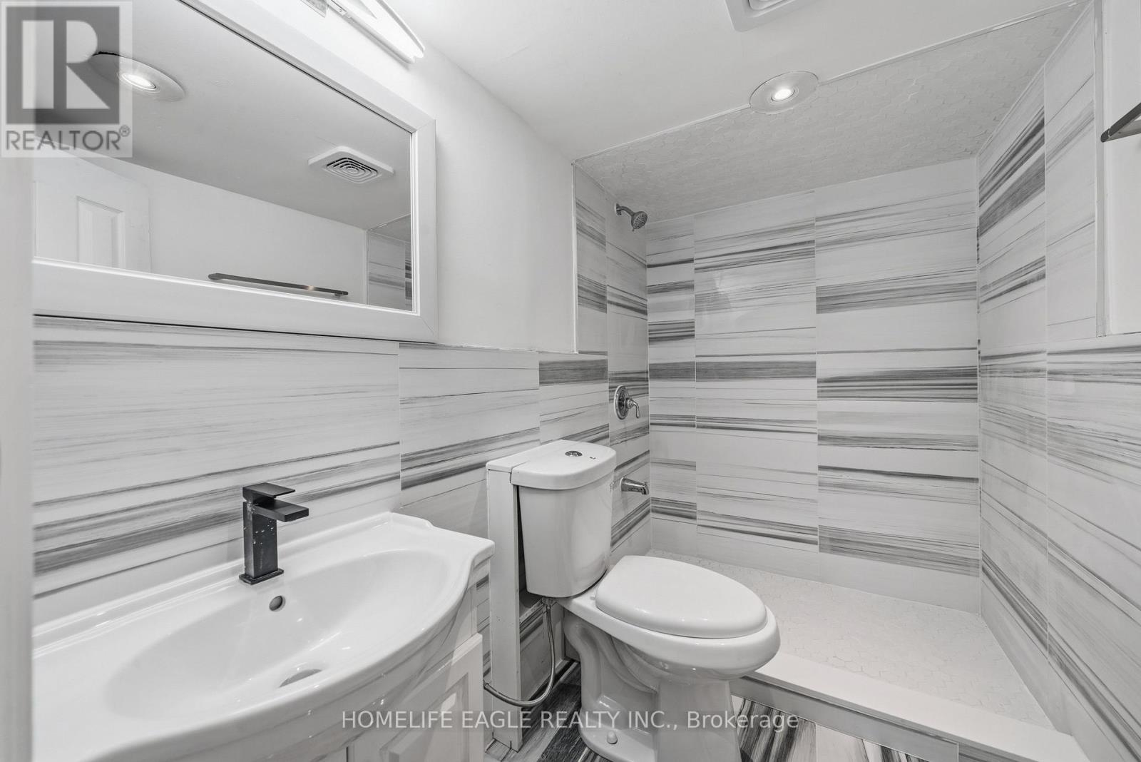 3 Bluewater Avenue, Toronto, Ontario  M1N 1K3 - Photo 17 - E13803452
