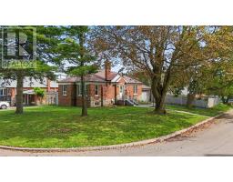 3 BLUEWATER AVENUE, Toronto, Ontario