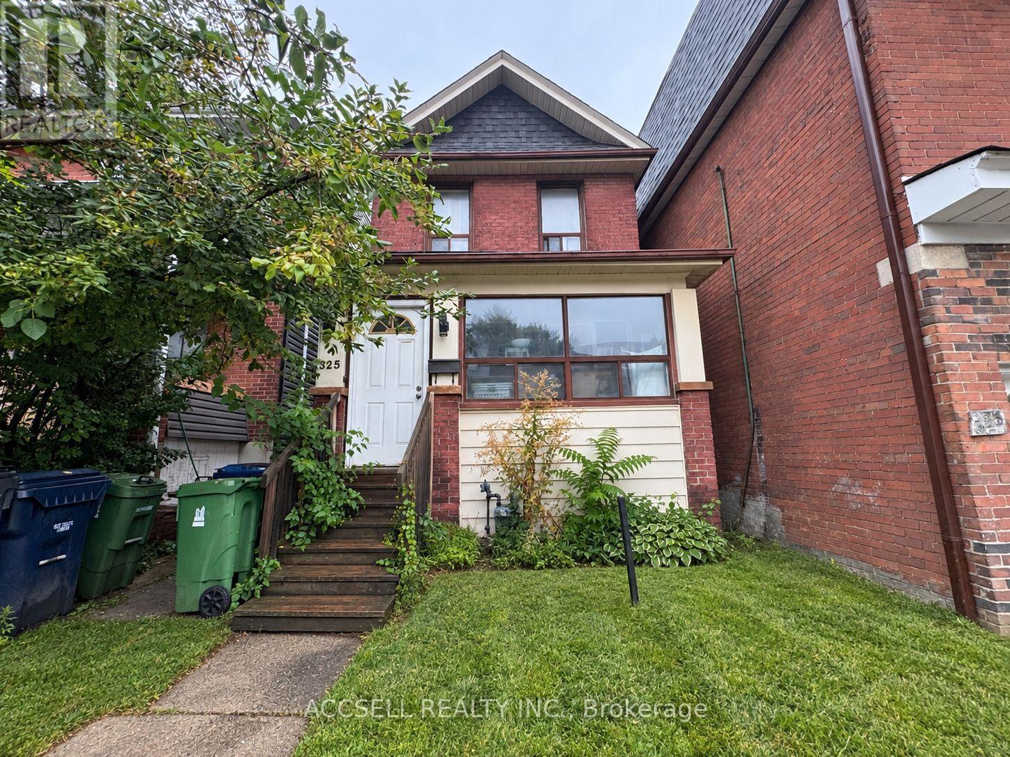 325 Greenwood Avenue, Toronto, Ontario  M4L 2R6 - Photo 1 - E13790292