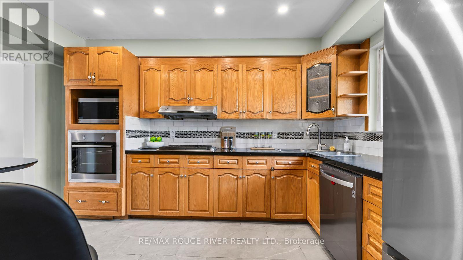 99 - 925 Bayly Street, Pickering, Ontario  L1W 1L4 - Photo 8 - E13793500