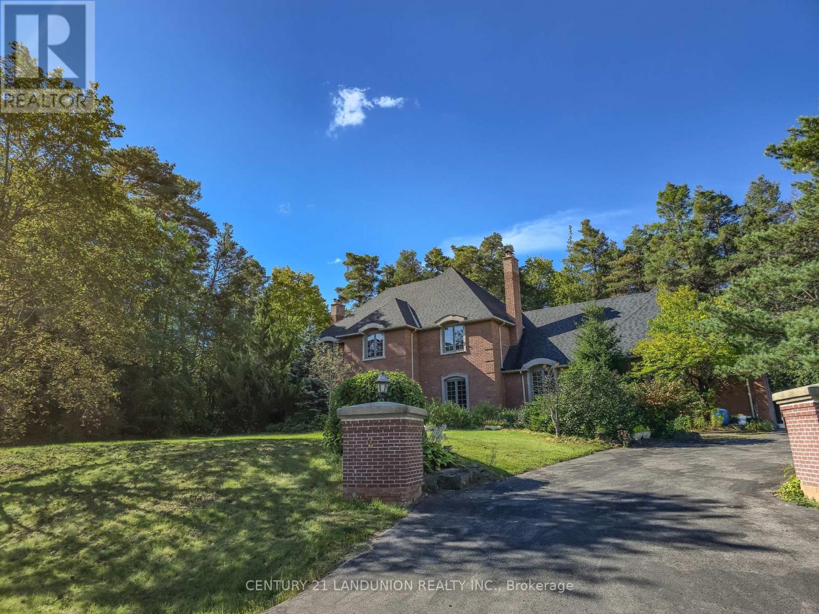2 HERON TRAIL, Whitchurch-Stouffville, Ontario
