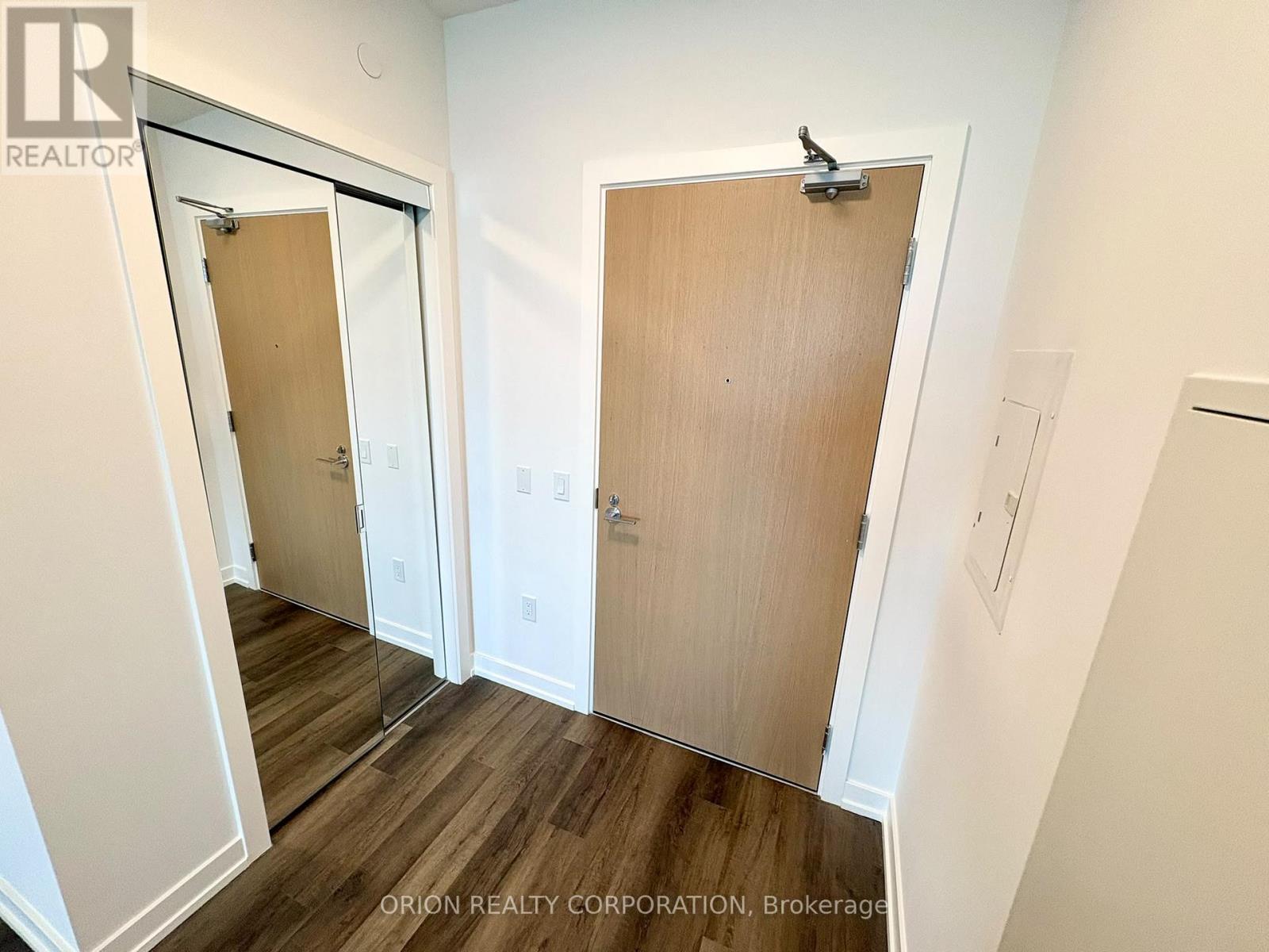 1604 - 5 Meadowdale Road, Vaughan, Ontario  L4K 0C7 - Photo 2 - N13803278