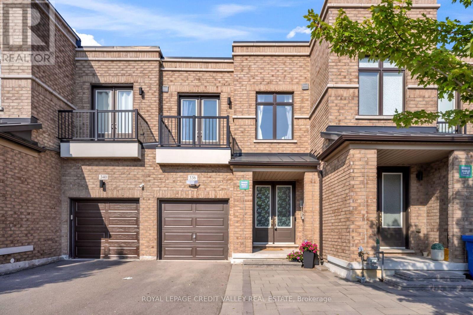 336 Elyse Court, Aurora, Ontario  L4G 2C9 - Photo 3 - N13803280