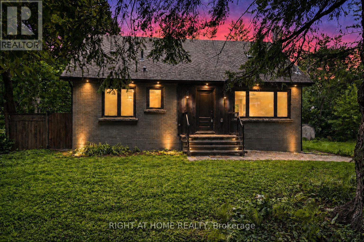 30 Morton Avenue, East Gwillimbury (Sharon), Ontario  L0G 1V0 - Photo 31 - N13803402