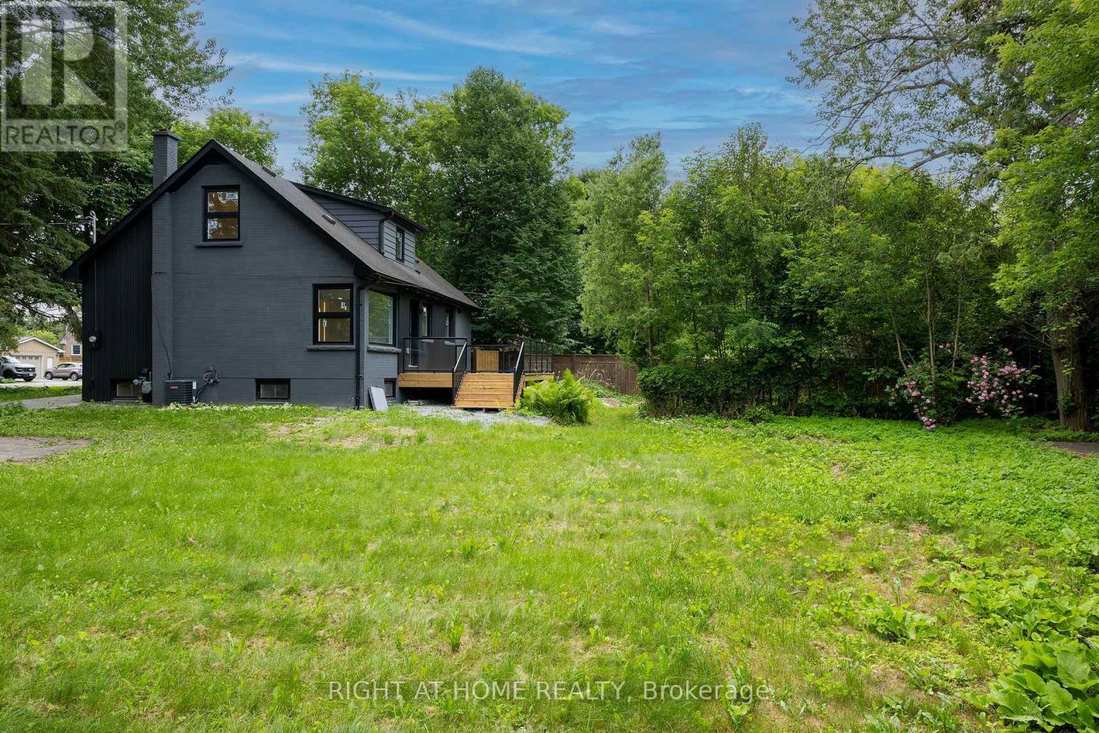 30 Morton Avenue, East Gwillimbury (Sharon), Ontario  L0G 1V0 - Photo 38 - N13803402