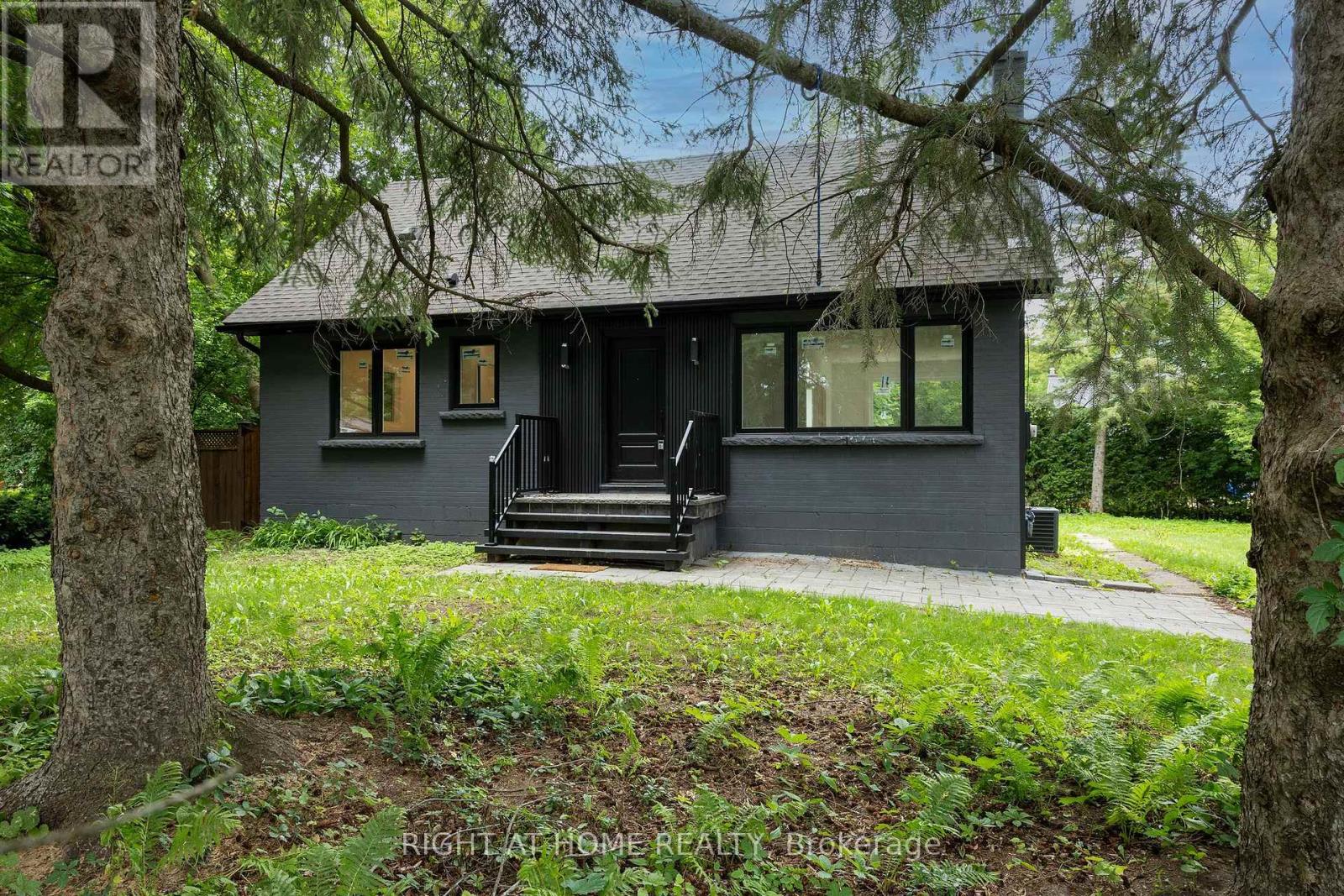 30 Morton Avenue, East Gwillimbury (Sharon), Ontario  L0G 1V0 - Photo 46 - N13803402