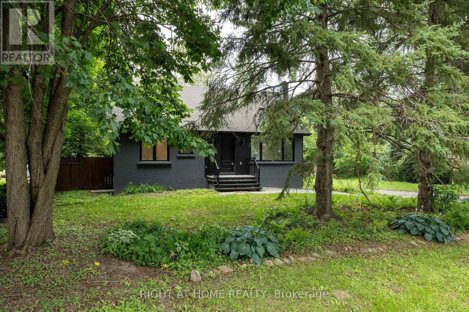 30 Morton Avenue, East Gwillimbury (Sharon), Ontario  L0G 1V0 - Photo 48 - N13803402
