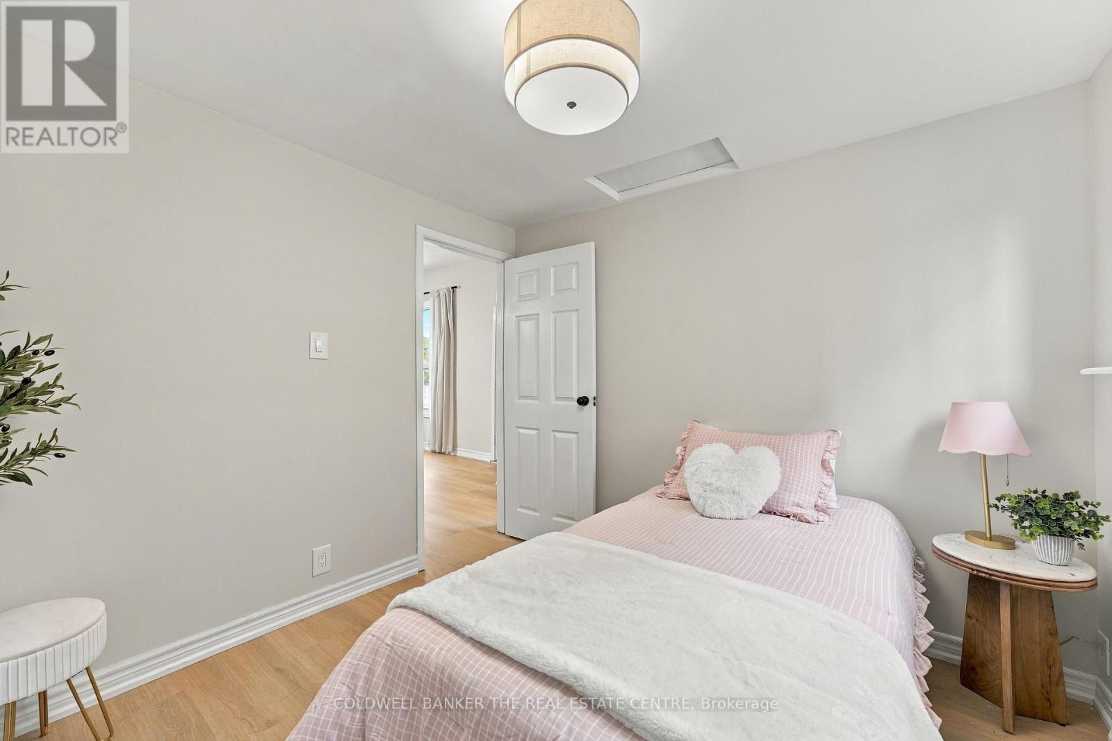 293 Kenwood Avenue, Georgina, Ontario  L4P 2X6 - Photo 22 - N13803418