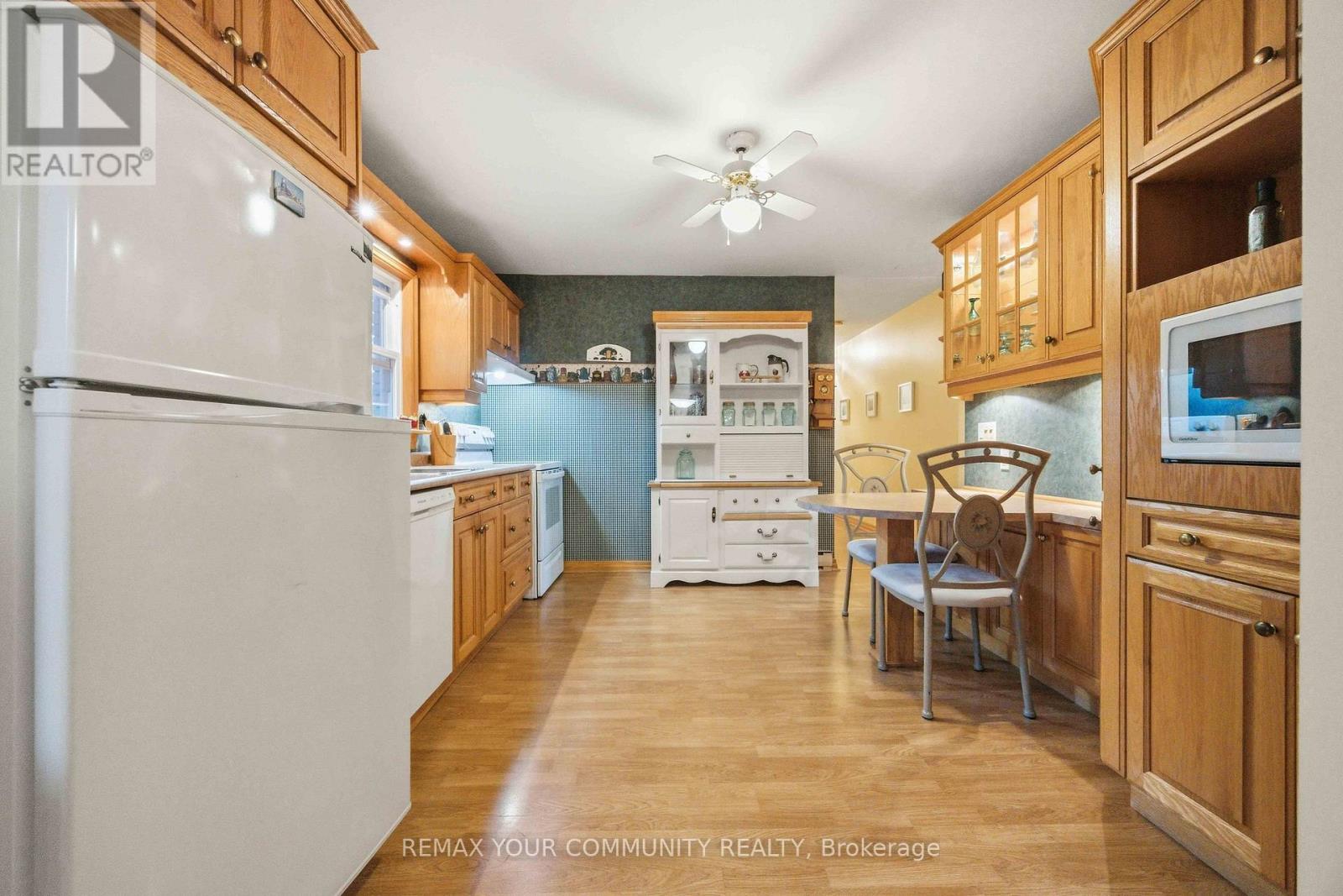 29 Medina Square, Georgina, Ontario  L4P 1C8 - Photo 12 - N13803424
